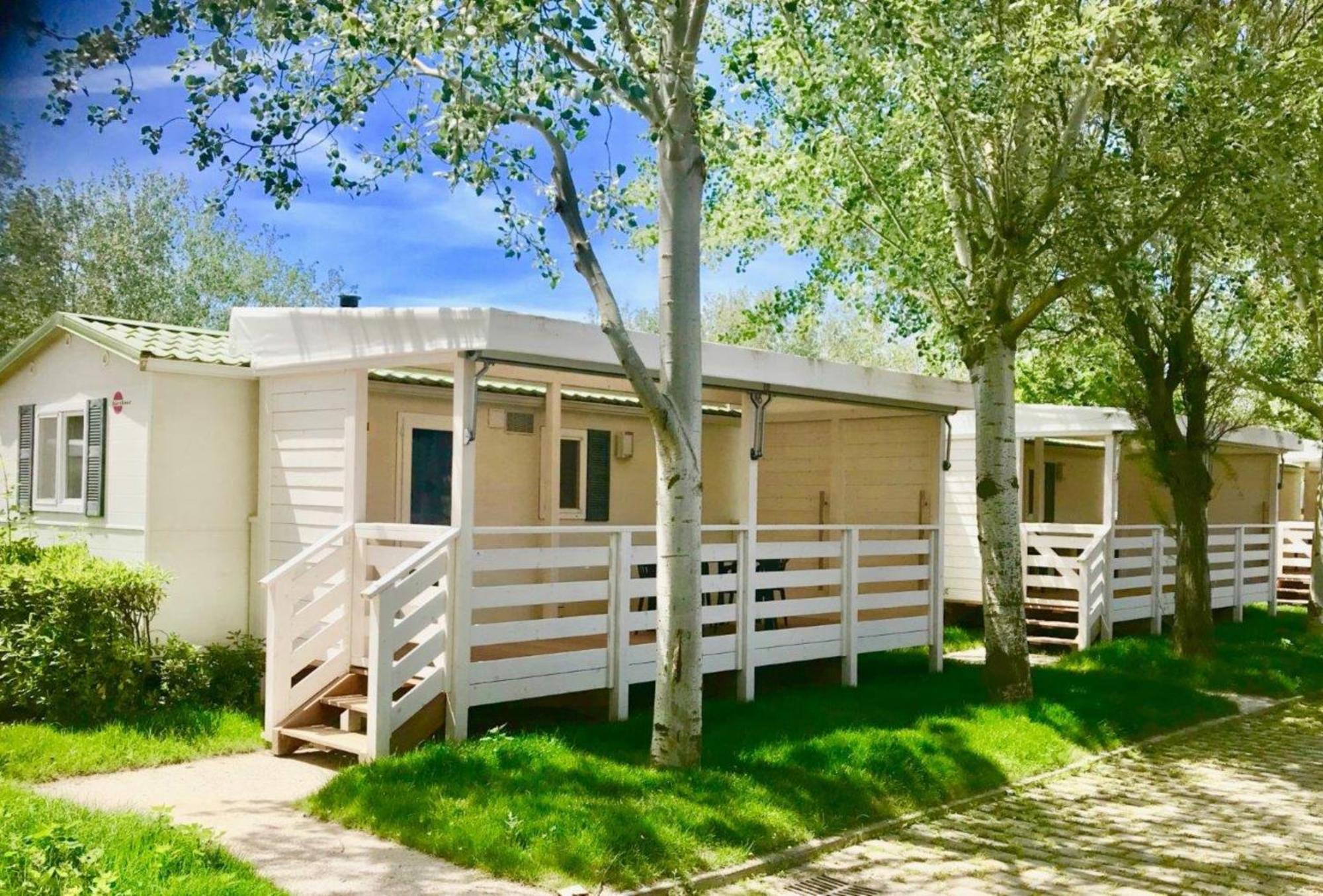 Isamar Holiday Village Ca Lino 部屋 写真 Mobile homes at a campsite in France